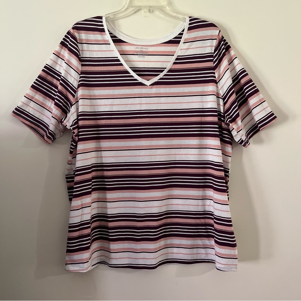 Lane Bryant V Neck Top Size 18/20. NWOT